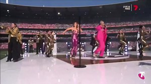 853K views · 10K reactions | Kids with Robbie Williams at the AFL Grand Final!! 睊 BUZZING!!! what a show!!! it was an honour to join you today Robbie  just electric 100 thousand people singing along!!! a dream come true. | Delta Goodrem | Facebook