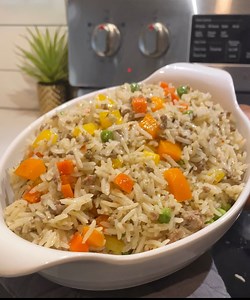 251K views · 9K reactions | One Pot Minced Beef Rice! Easy & Delicious | Foodzizzles | Facebook