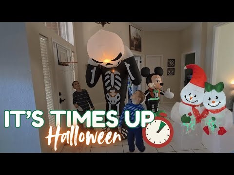 The After Halloween HALLOWEEN Inflatables BUT NOT! 🎃👻🫣☃️#inflatable #blowup #halloween #christmas