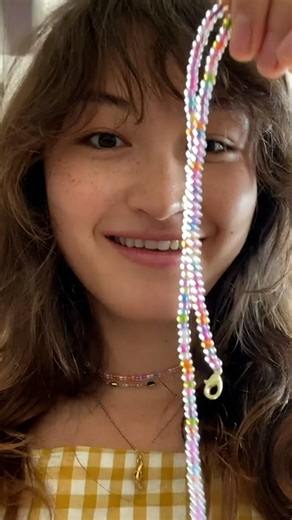 Sakura (@cucumbrane) discovers that bead spinners... are a game changer, thanks to @shopthedaintydaisy. Flower rings seem a little more tedious, but totally worth the effort (@rachel.oonk)! Visit: www.shopthedaintydaisy.com for more beaded accessories. | BuzzFeed