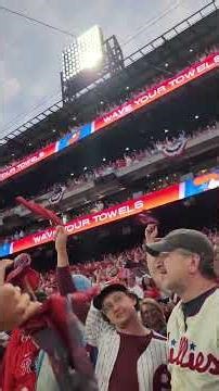 MLB_Phillies FlagSong vibe (費城人搖毛巾唱歌)_2025-10-04_LAD vs PHL_NLDS
