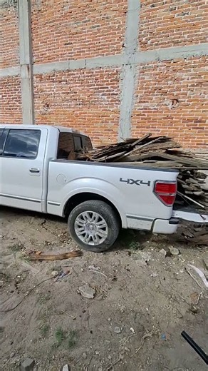 2014 Ford F-150 Platinum luxury pickup