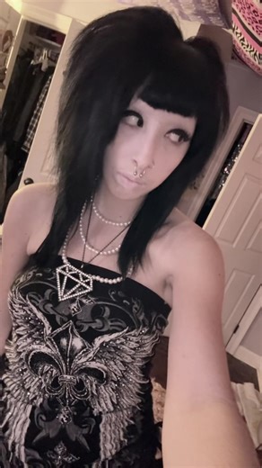 Shaving Off My Eyebrows: A Bold 2000s Look