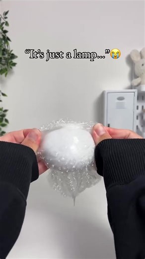 The viral jellyfish floating night light 🌊 Hypnotizing colors • Perfect for your room setup • Sale on now ⚡️ #tiktokmademebuyit #viralproducts #jellyfishlamp #roomvibes #ledlamp