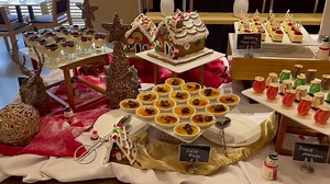 24 reactions | A feast for the senses! Be dazzled by a colorful array...