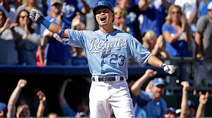 Royals beat Tigers to hold AL wild-card spot