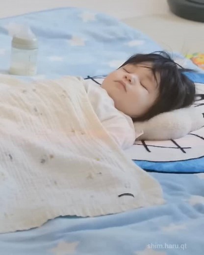 하루女 on Instagram: "하루짱 자고 있더용 羅 - 슈돌 (The Return of Superman) | D+254 하루 . . #the_return_of_superman #haru女 #shimharu #haru #hiraisaya #shimhyungtak #슈돌 #아기 #하루 #심하루 #아기사자 #아기사자女 #히라이사야 #심형탁"