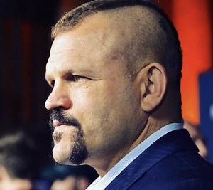 UFC Legend Chuck Liddell Releases Statement Following Domestic Violence Arrest, Says His Wife Attacked Him! - The Overtimer