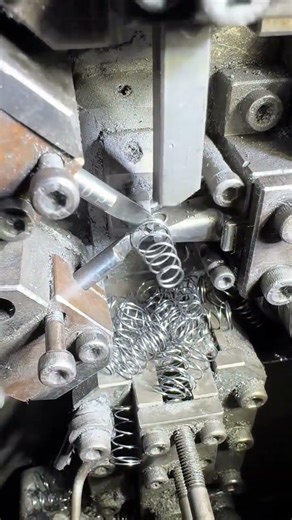 Fully Automatic Spring Machine • 1 Per Second