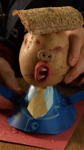 The Trump Christmas Tree Topper Nobody Asked For 🎅