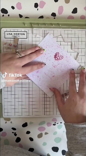 Looking for an easy card making tool? Look no further! The Mama Makes Rotate Mate is perfect for stamper’s and papercrafter’s old and new! #papercraft #stamping #cardmakingideas #cardmaking #cardmaker #papercrafting