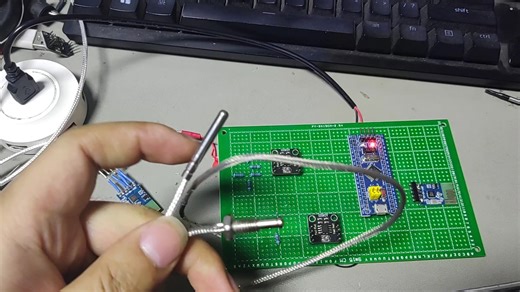 基于AMR芯片采用数字调制的射频通信