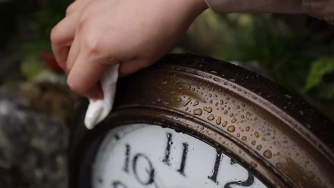 OCEST 15 Inch Indoor Outdoor Clock Waterproof, Silent Metal Large Outdoor Clock Glow in The Dark, Battery Operated Decor for Garden Pool Patio Porch