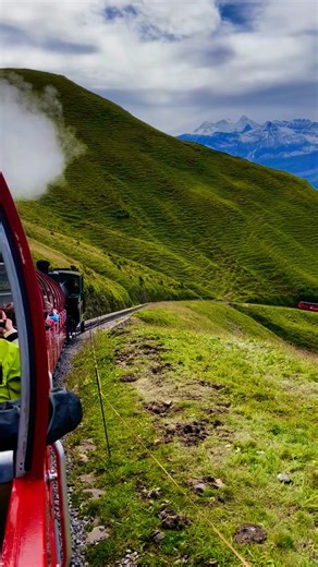 The Brienz Rothorn Bahn (BRB) is a historic steam railway in Switzerland that offers a unique experience for nature and railway lovers. This cog railway connects the village of Brienz to the summit of the Brienzer Rothorn and is one of the few lines in Switzerland that still operates with steam locomotives. • Travel time: About 1 hour from Brienz to Rothorn Kulm | Jetmir in Switzerland