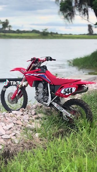 Explore the Honda CRF150R: Features and Performance