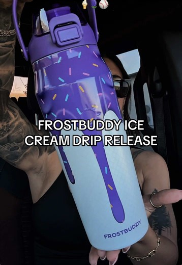 These ice cream drip prints are always the first to disappear. They never last more than a few days… so if you see one you like still in stock, don’t wait. 🍦🤍