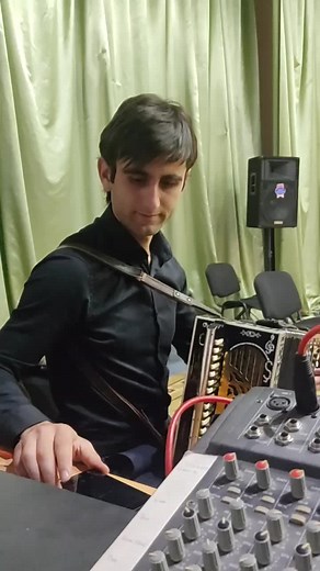 Mastering the Accordion: Techniques and Tips