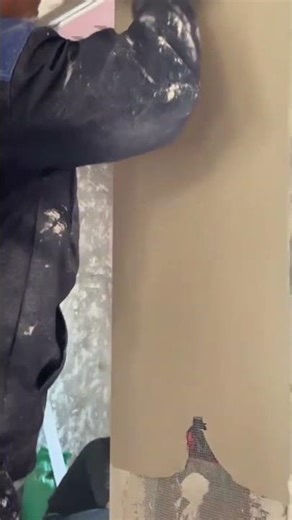 Professional Wall Plastering Technique Using Mesh for Smooth Durable Finish
