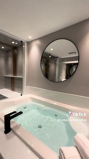 Descubre la Elite Whirlpool Suite en Sybaris