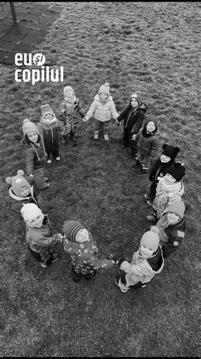 Un LOVE de moment, cu zâmbete și brațe ridicate.❤️ Așa sunt ei mereu, prezenți în clipa de față, lăsând bucuria și spontaneitatea să ghideze educația. Grădinița DAISY Cluj Napoca este partenerul nostru educațional încă de la început și îi apreciem enorm pentru tot ce fac. Peste o săptămână, pe 21 februarie, la Cinema Teatru Florin Piersic, continuăm discuțiile despre ce contează cu adevărat în creșterea copiilor. #EuSiCopilul #DaisyCluj #CresaGradinita | Transylvania Connections