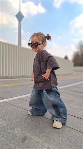 Ibrahim Khan on Instagram: "💃🏻💃🏻💃🏻.."