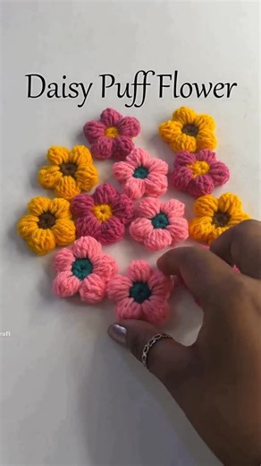 S u s m i t a a || Crochet Designer on Instagram: "Easy Puff Daisy Flower crochet tutorial 🌼 #daisyflower #tutorial #crochet #oolioocraft #susmitaa"