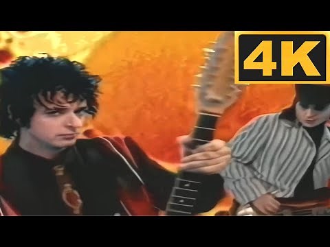 De Musica Ligera - Soda Stereo - Video Oficial (4K Remasterizado)