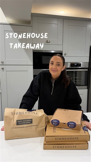 Stonehouse is the perfect takeaway for those nights when you don’t fancy cooking. Their food is made fresh everyday, it’s great value for money and there is something for everyone, like pizzas, a carvery and pub favourites. Ad #stonehouse #takeaway #family | Home With Fay