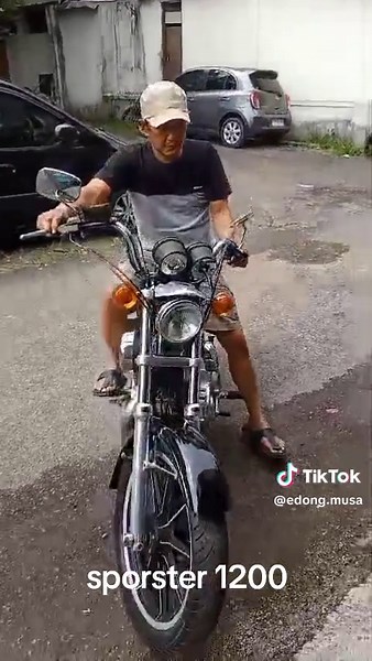 tester #momotoran #motorklasik #harley #bikers #mainanlakilaki #motortua #motorklasik #touring #service #mantenance