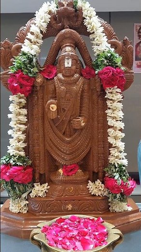 "Divine Wooden Sculpture of Lord Venkateswara | Beautiful Tirupati Balaji Idol Carved in Wood"