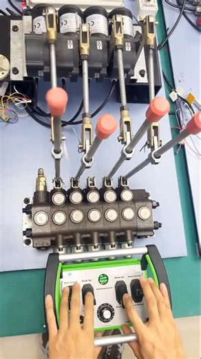 🚜 Remote Control Excavator Valve System | Amazing Hydraulic Joystick Control