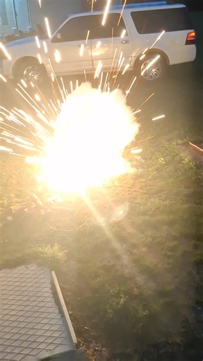 fireworks, crackle balls #pyro #pyrotechnics #fireworks #firecracker #4thofjuly #usa #army #uap #ufo
