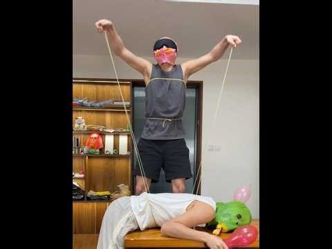 弹气球挑战#哈哈哈哈哈哈我要笑死了 #超能挑战赛 #搞笑日常 #日常vlog #管不饿