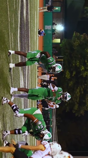 Ref said “not enough contact to throw a flag for pass interference”. #football #highschoolfootball