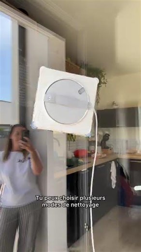 Intelligent window cleaning robot