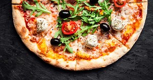 Pizza au micro-ondes : la recette facile prête en moins de 2 minutes