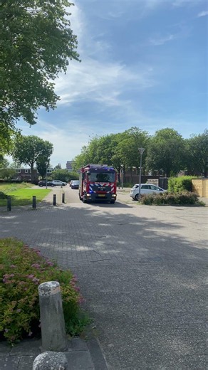 Prio 1 | Brandweer Hoogezand arriveert bij schuurbrand