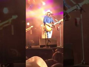 Toby Keith - I Ain't As Good As I Once Was