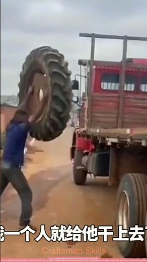 Clever Trick! Use Tire Elasticity to Mount a Tire onto a Car