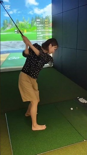 完全個室の室内ゴルフ。周りを気にせず練習できます。海外コースのシミュレーションラウンドができ、広い待合ラウンジではYouTubeやNetflixなどもみれます✨️仲間との室内ラウンドも、お子様連れも！