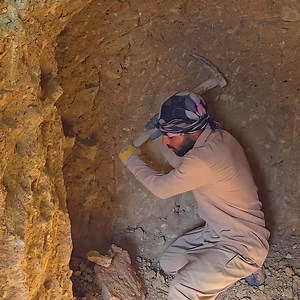 Grandma_s Son_s Incredible Method of Using an Iron Beam to Stop a Roof from Collapsing - 004 | Country Life