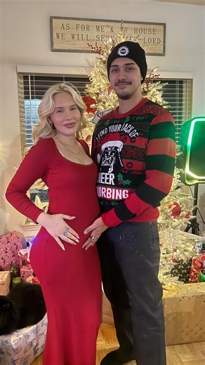 BABIIGABZZ on Instagram: "That honey packet will get you pregnant dont be like me😂😭 #explore #explorepage #pregnant #jokes #funny"