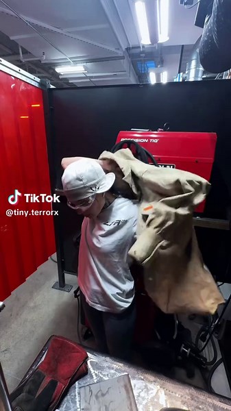 Learning Spray Transfer Techniques in MIG Welding