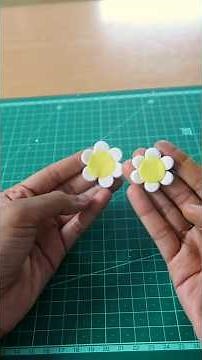 How to make an edible flower using fondant #harinescookbook