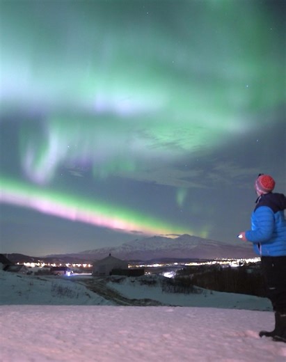 Amazing strong pink aurora | Aurora Borealis Observatory