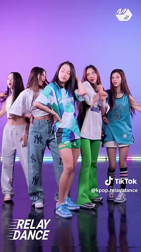 NewJeans: Attention Dance Performance
