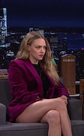 Amanda Seyfried Crossed Legs in The Tonight Show Jimmy Fallon