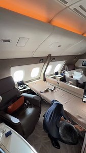 15K views · 1.4K reactions | How to turn Singapore Airlines first class into Suites for 2. Booked using points. Found using the @roame.travel tool | Roame | Facebook