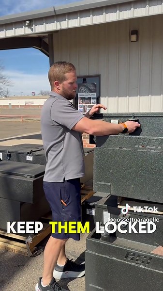 Fuel toolbox in one. Cleaner. Smarter. Work ready. #GossettGarage #AmarilloTX #BCI #FuelTankCombo #TruckAccessories @BCI fabrication