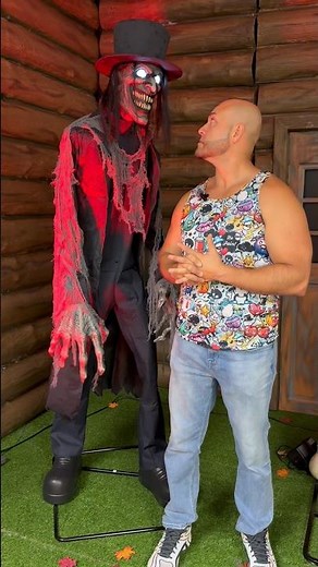 Somethings not right about this animatronic #halloween #horror #scary #demon #demonic